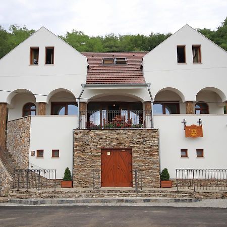 Penzion Kallai A Vinaren Filakovo Dış mekan fotoğraf